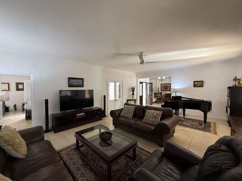 To let in Umhlanga, 4 bedroom pet friendly house with pool. - Photo 10