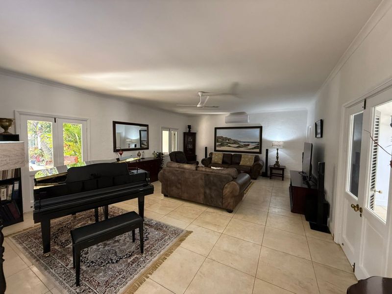 To let in Umhlanga, 4 bedroom pet friendly house with pool. - Photo 9