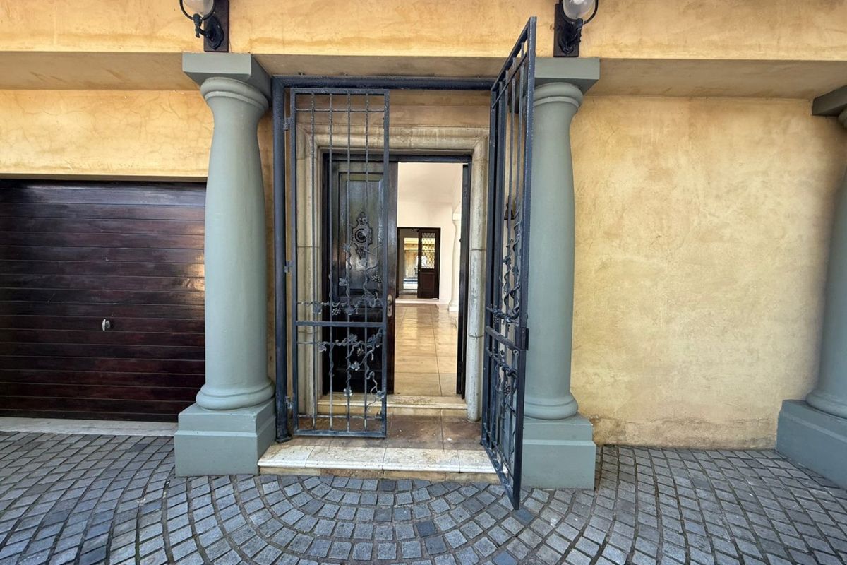 To let in Umhlanga, 4 bedroom pet friendly house with pool. - Photo 3