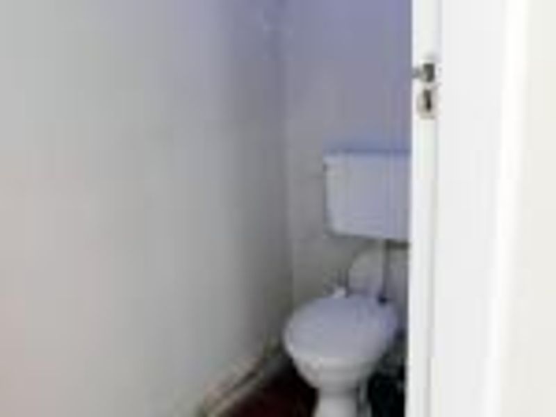 Central Pinetown 1 Bedroom apartment - Photo 7