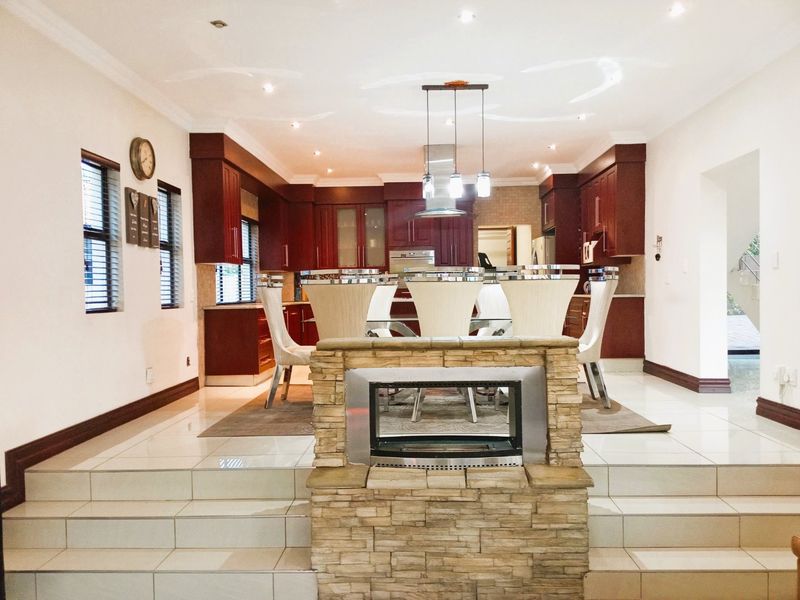 Luxurious family haven in Blue Valley Golf Estate - Photo 2