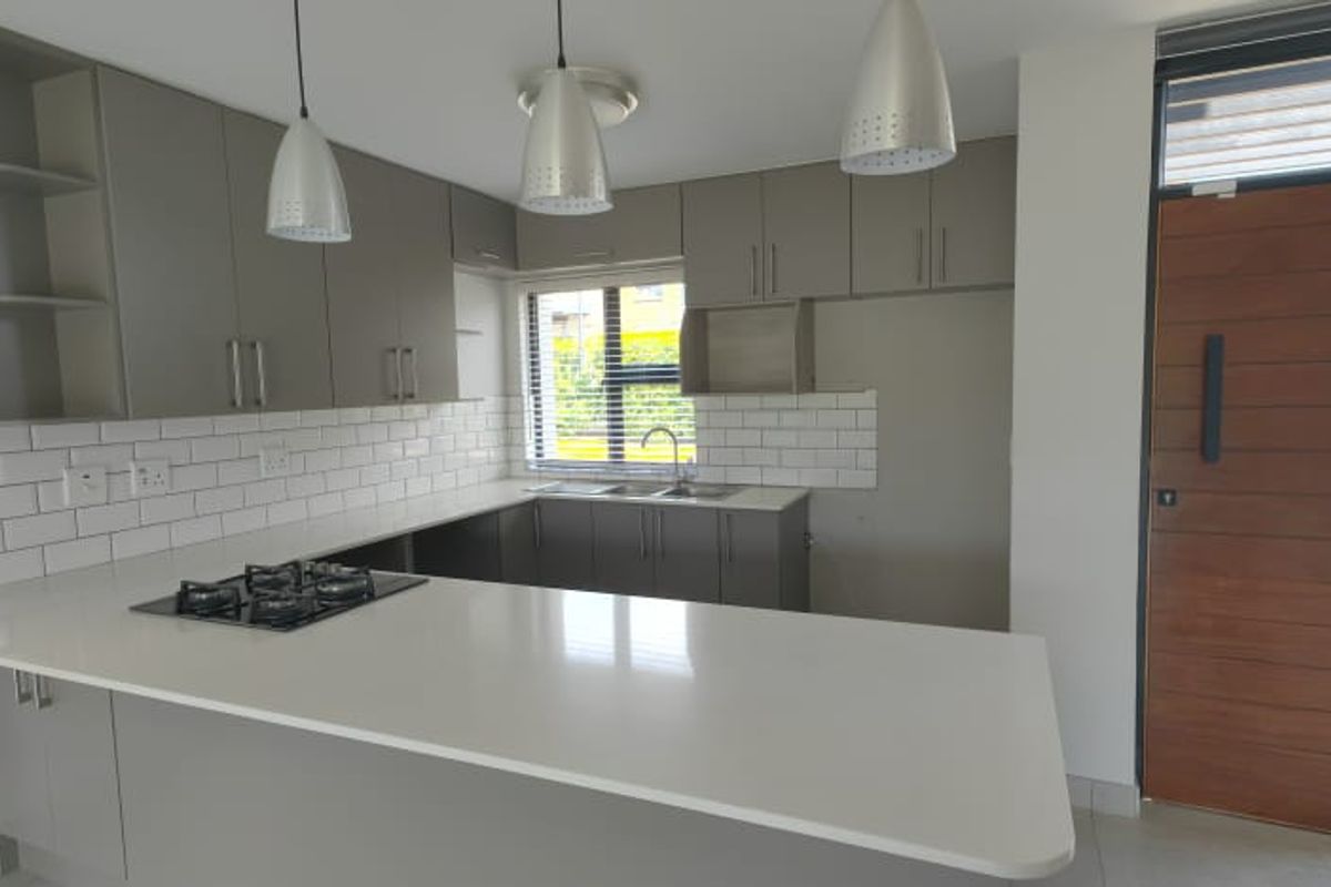 La Camargue estate home with modern comfort - Available 1 August 2026 - Photo 2