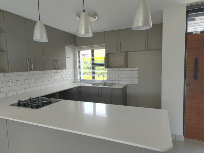 La Camargue estate home with modern comfort - Available 1 August 2026 - Photo 2