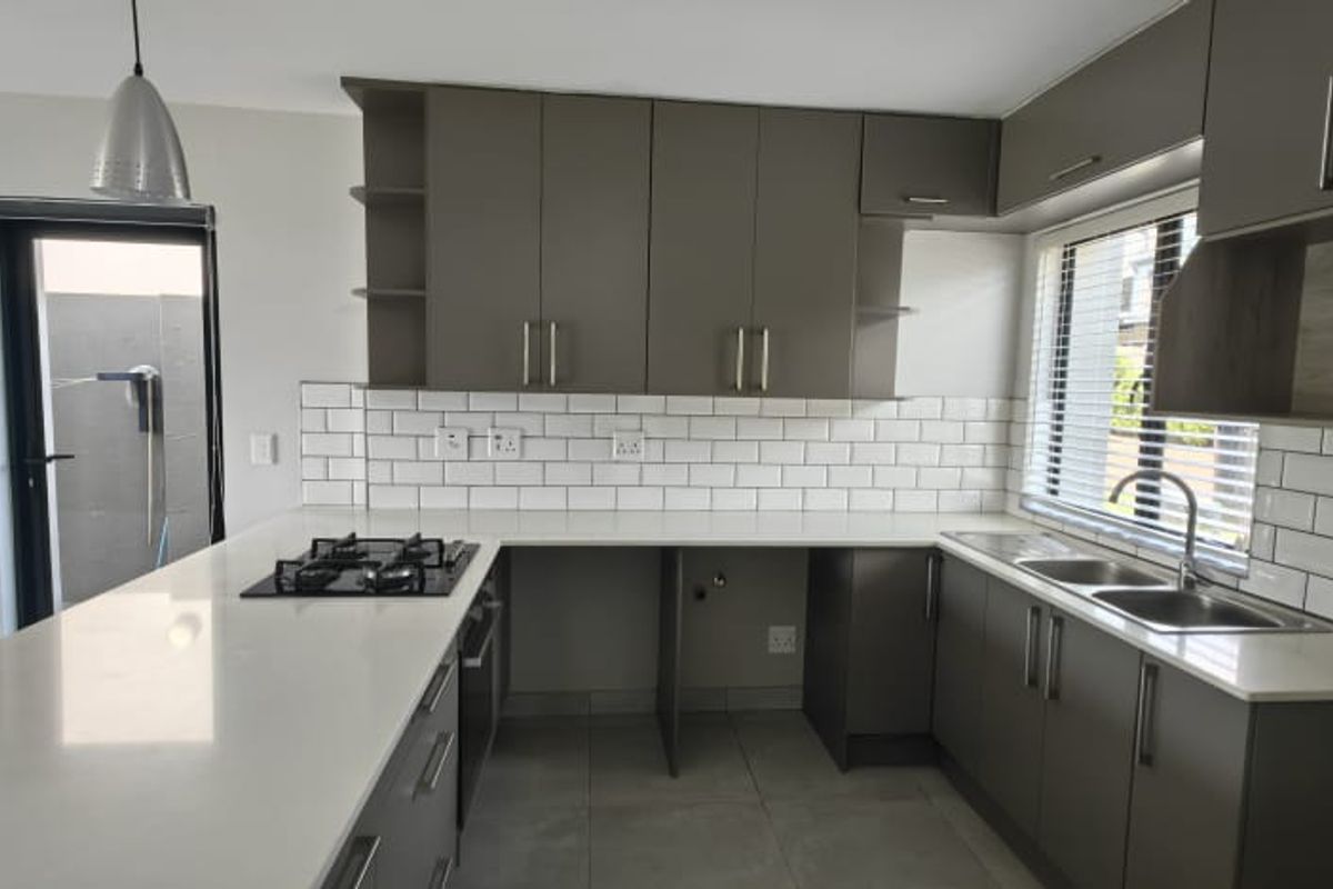 La Camargue estate home with modern comfort - Available 1 August 2026 - Photo 5