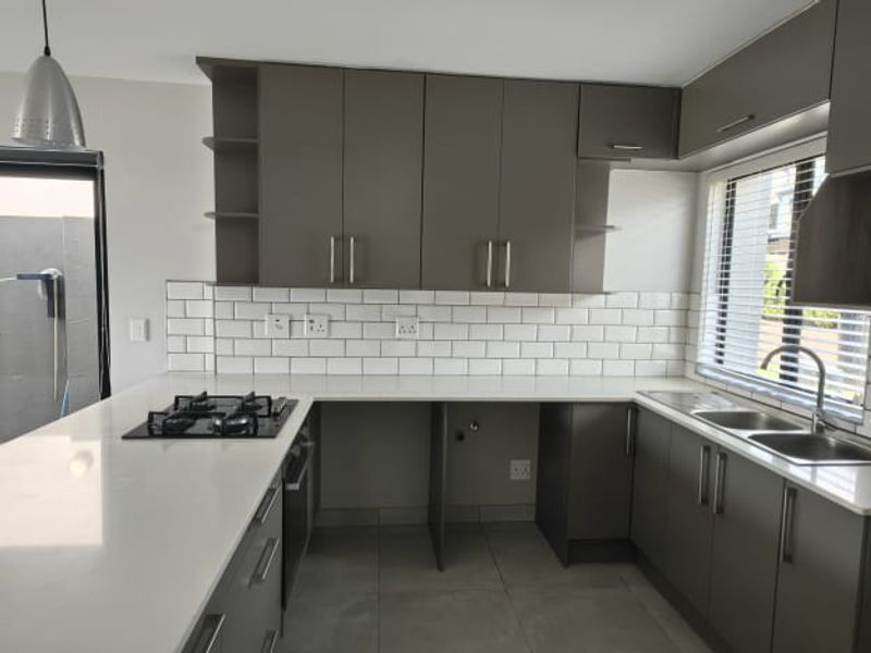 La Camargue estate home with modern comfort - Available 1 August 2026 - Photo 5