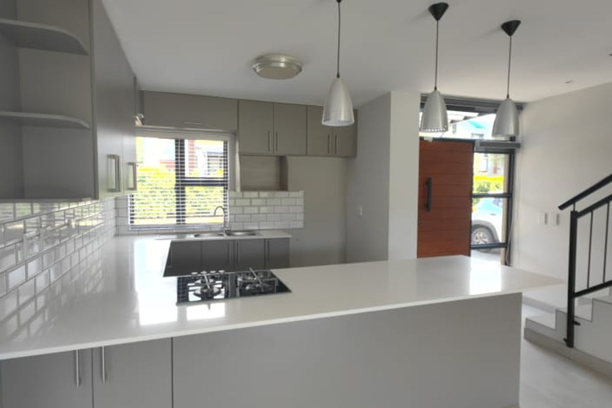 La Camargue estate home with modern comfort - Available 1 August 2026 - Photo 3