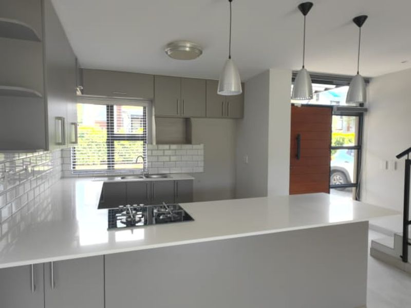 La Camargue estate home with modern comfort - Available 1 August 2026 - Photo 3