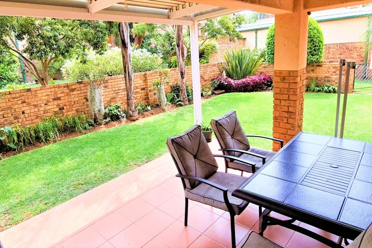 Spacious 3-Bedroom Townhouse to Rent in Elarduspark, Pretoria - Photo 2