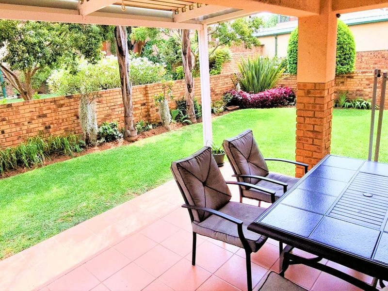 Spacious 3-Bedroom Townhouse to Rent in Elarduspark, Pretoria - Photo 2