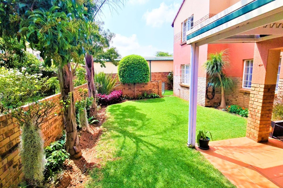 Spacious 3-Bedroom Townhouse to Rent in Elarduspark, Pretoria - Photo 5