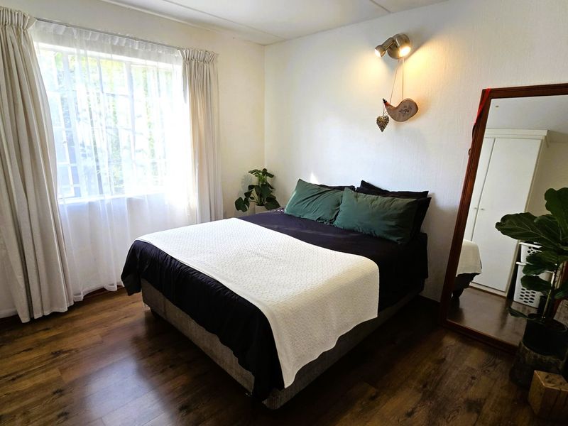 Spacious 3-Bedroom Townhouse to Rent in Elarduspark, Pretoria - Photo 5