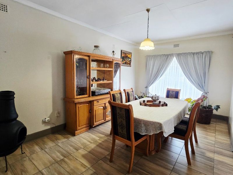 Spacious Family Home with Flatlet, Heated Pool & Entertainment Area in Orkney - Photo 6