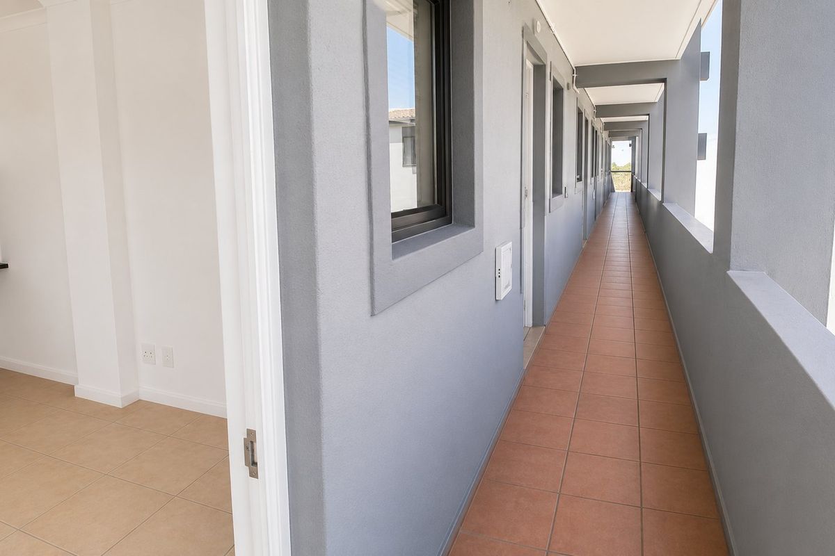 One bedroom apartment on 2nd floor - Photo 3