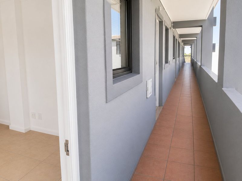 One bedroom apartment on 2nd floor - Photo 3