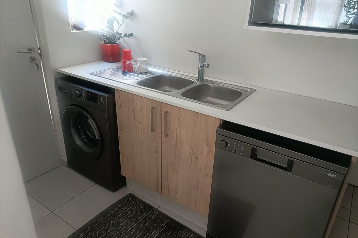 3 Bedroom House for Sale in Broadacres - Photo 3