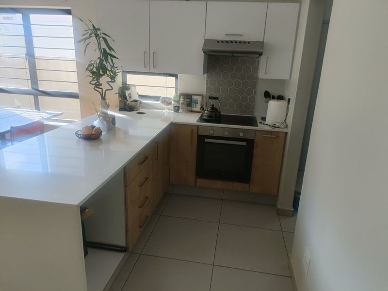 3 Bedroom House for Sale in Broadacres - Photo 2