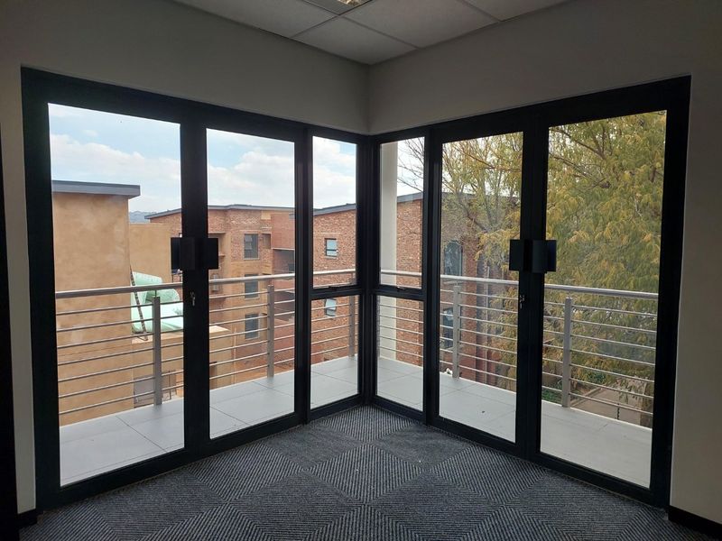 MOVE-IN READY FURNISHED OFFICE IN RIVONIA - Photo 6