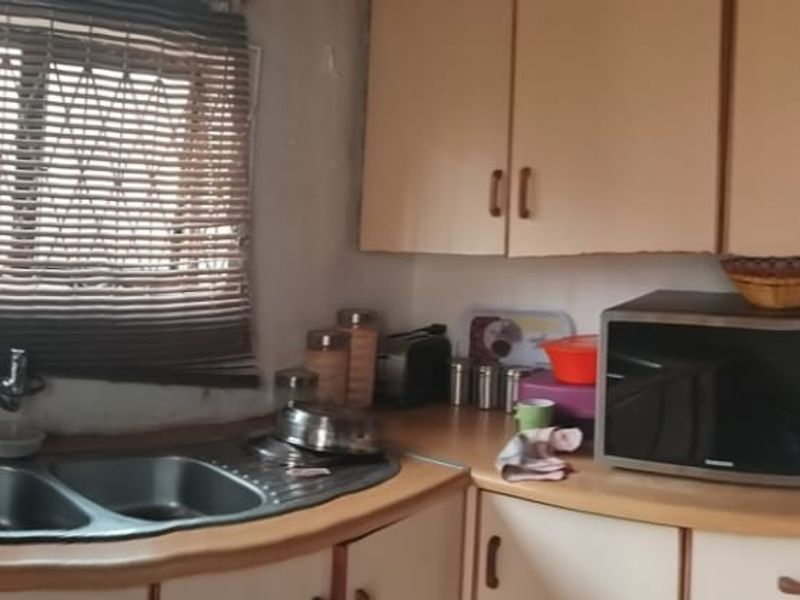 Family Home & Investment in One – 2 Bedroom House with 3 Flats in Mdantsane - Photo 10
