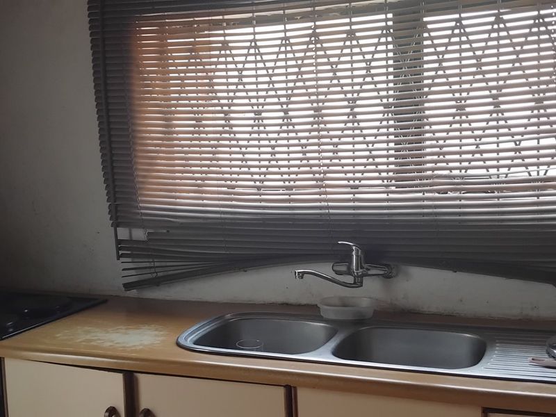 Family Home & Investment in One – 2 Bedroom House with 3 Flats in Mdantsane - Photo 9
