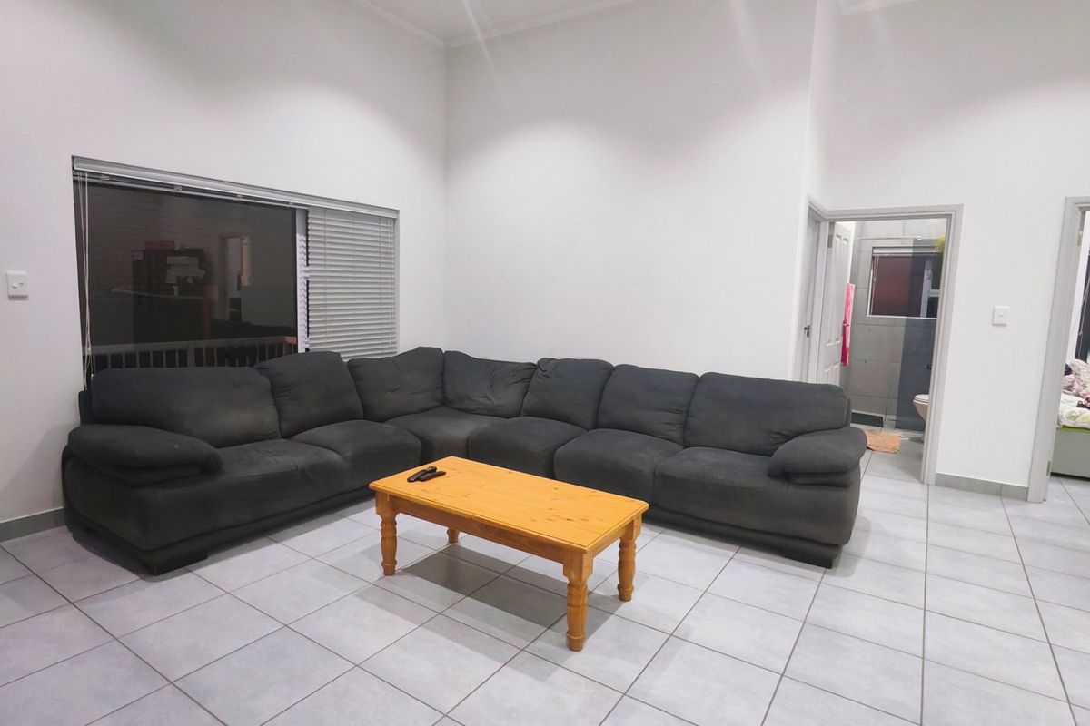 Prime, open plan investment property in Hartenbos Heuwels! - Photo 3