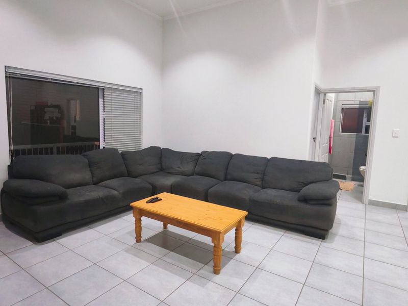 Prime, open plan investment property in Hartenbos Heuwels! - Photo 3