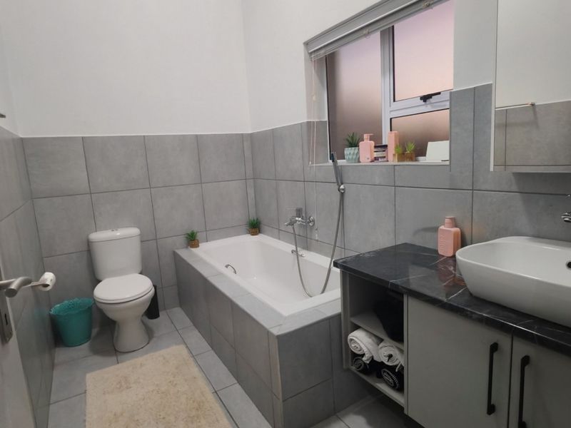 Prime, open plan investment property in Hartenbos Heuwels! - Photo 8