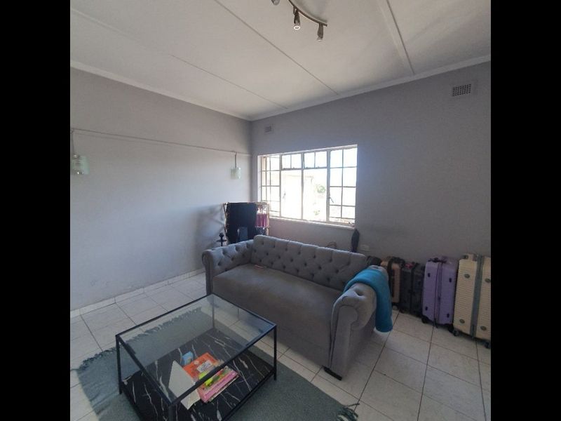 Secure 1-Bedroom Apartment Near Musgrave Centre - Photo 3