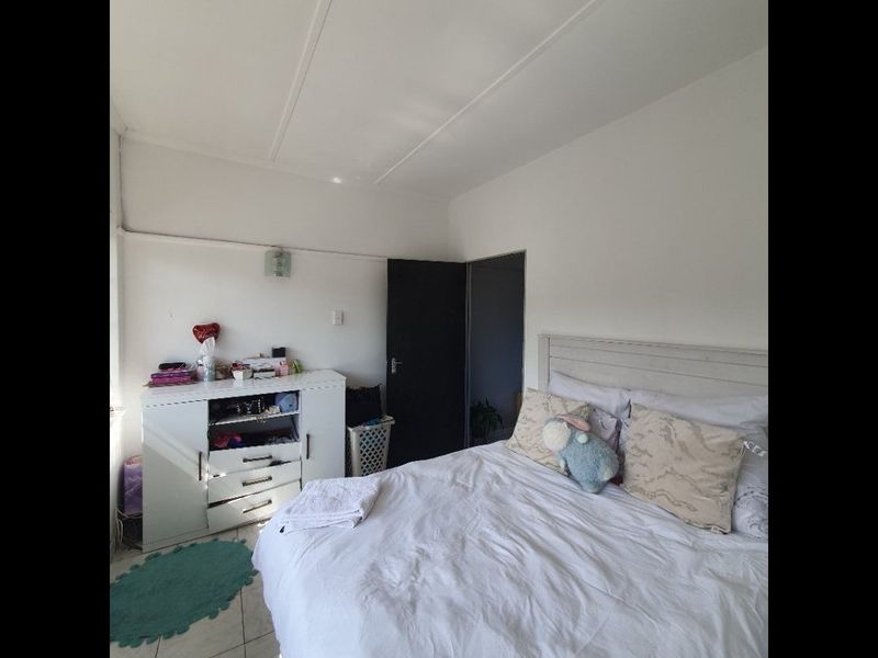 Secure 1-Bedroom Apartment Near Musgrave Centre - Photo 2