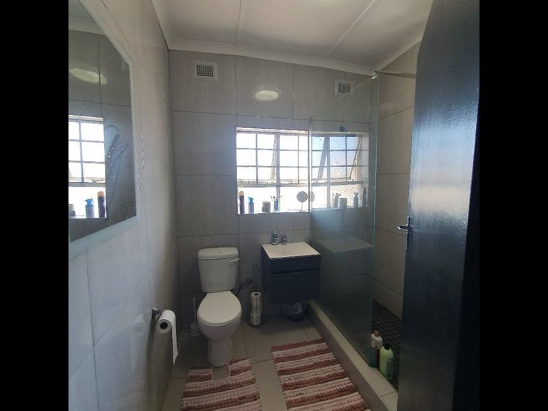 Secure 1-Bedroom Apartment Near Musgrave Centre - Photo 6
