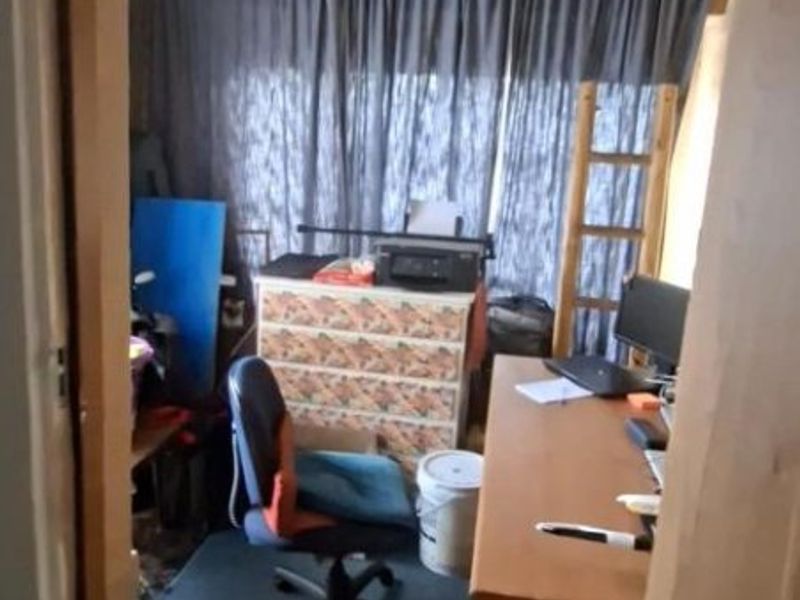 Lovely Home with Granny Flat and Double Garage! - Photo 5