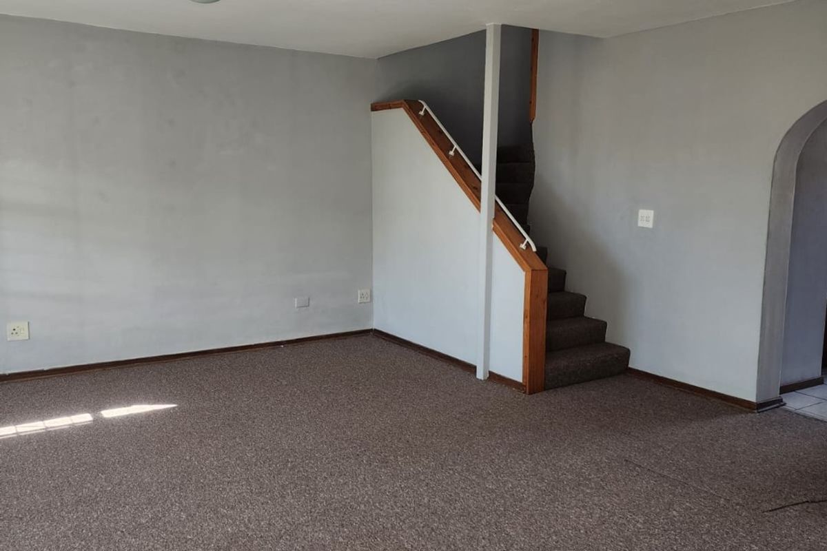 Secure Complex Living – 2-Bedroom Home with Garden. - Photo 3