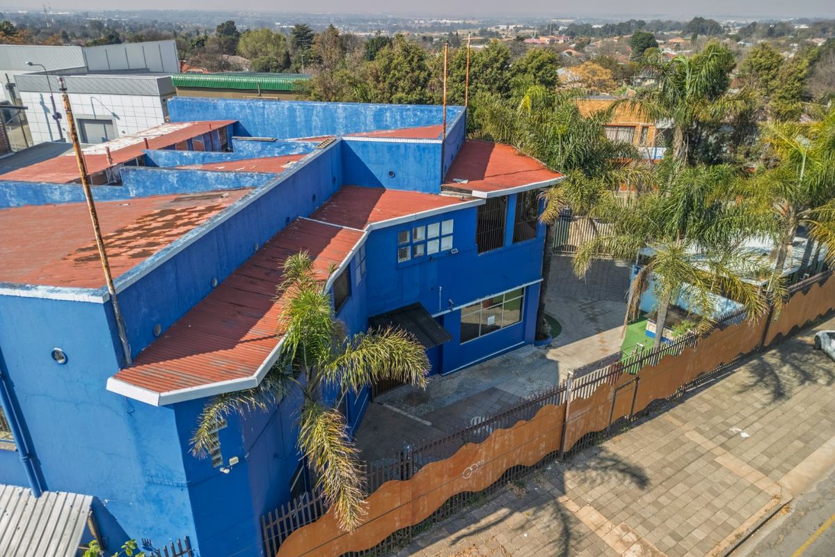 Versatile Mixed-Use Commercial Property with Residential Income Potential - Photo 2