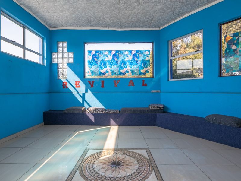Versatile Mixed-Use Commercial Property with Residential Income Potential - Photo 5
