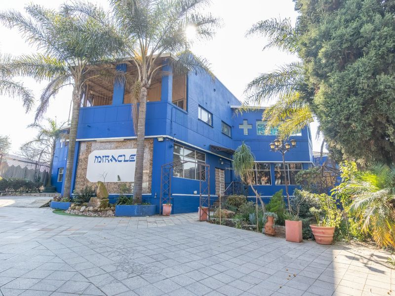 Versatile Mixed-Use Commercial Property with Residential Income Potential - Photo 4