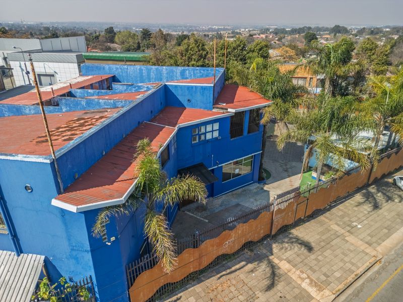 Versatile Mixed-Use Commercial Property with Residential Income Potential - Photo 2