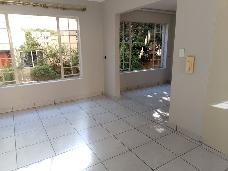 Modern Studio Apartment To Rent | La Montagne, Pretoria | R8 000 per Month - Photo 3