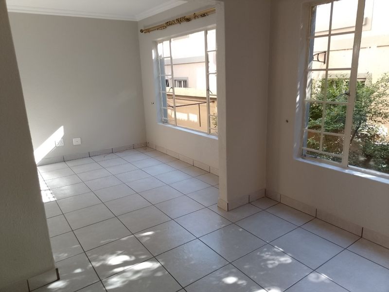 Modern Studio Apartment To Rent | La Montagne, Pretoria | R8 000 per Month - Photo 2