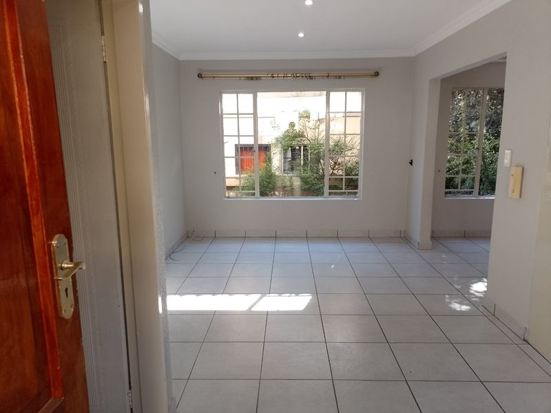 Modern Studio Apartment To Rent | La Montagne, Pretoria | R8 000 per Month - Photo 7