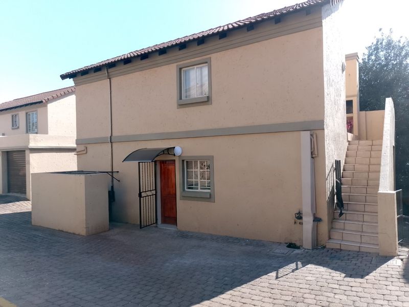 Modern Studio Apartment To Rent | La Montagne, Pretoria | R8 000 per Month - Photo 4