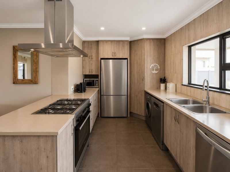 Family gem in Buurendal with luxe touches - Photo 3