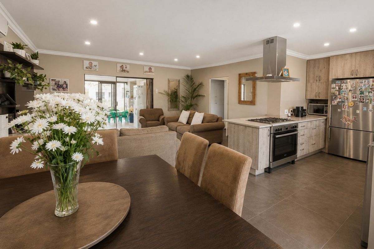 Family gem in Buurendal with luxe touches - Photo 4