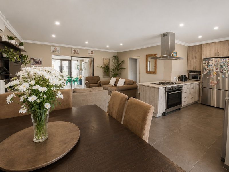 Family gem in Buurendal with luxe touches - Photo 4