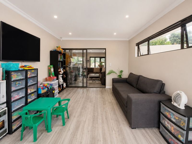 Family gem in Buurendal with luxe touches - Photo 7