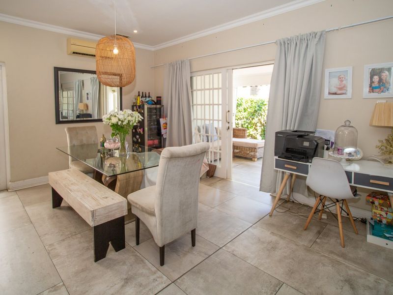 Mt Edgecombe Estate 2 - Spacious, freestanding cluster home in a quiet cul-de-sac near to Gate 6 - 4 bedroom with a self contained loft apartment -Experience peace of mind with 24-hour security and facilities to delight the whole family. Available from 1st of July - Photo 5