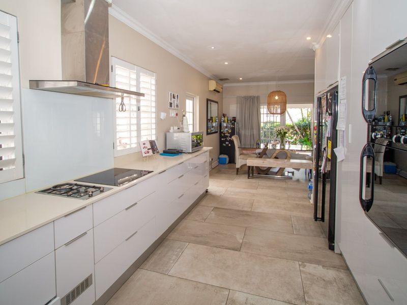 Mt Edgecombe Estate 2 - Spacious, freestanding cluster home in a quiet cul-de-sac near to Gate 6 - 4 bedroom with a self contained loft apartment -Experience peace of mind with 24-hour security and facilities to delight the whole family. Available from 1st of July - Photo 8