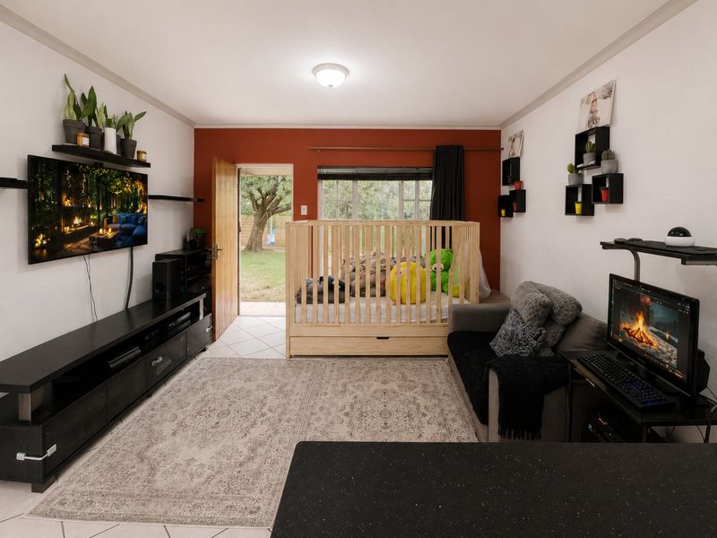 Family Townhouse in Eden Glen with Garden Oasis - Photo 2