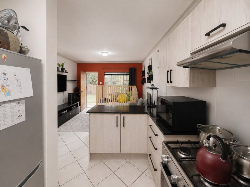 Family Townhouse in Eden Glen with Garden Oasis - Photo 6