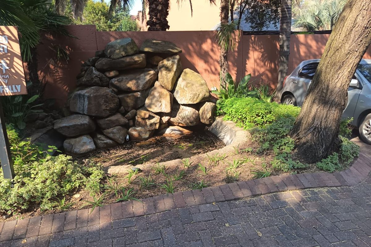 URGENT SALE – Luxury Apartment in Sunninghill, Sandton  - Photo 4