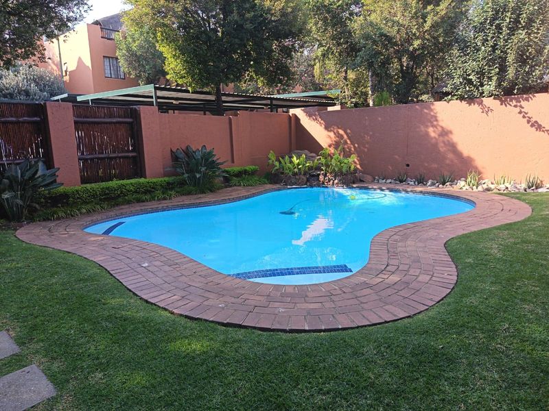 URGENT SALE – Luxury Apartment in Sunninghill, Sandton  - Photo 10