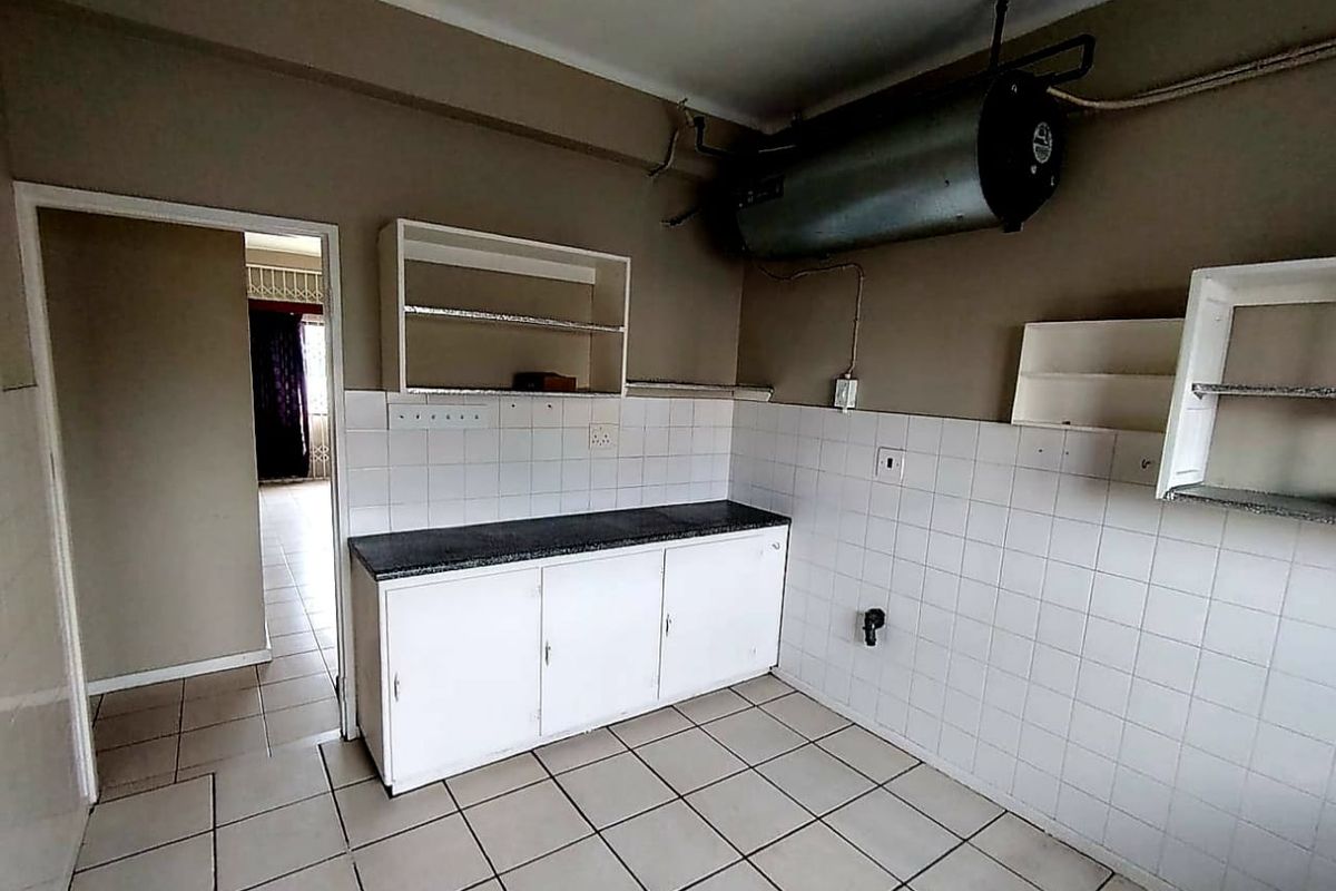 3 Bedroom Apartment in King Williams Town Central Rental - Photo 5